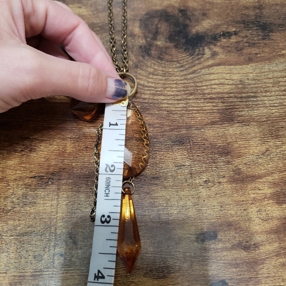 3/$15 amber colored gems statement necklace - Picture 5 of 6